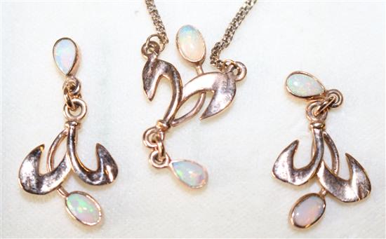 9ct gold and opal pendant necklace and a pair of earrings